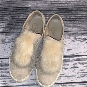 Candie’s Tan Shoes with Faux Fur Size 6 M